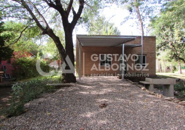 Casa en venta en Villa Amancay con costa de rio